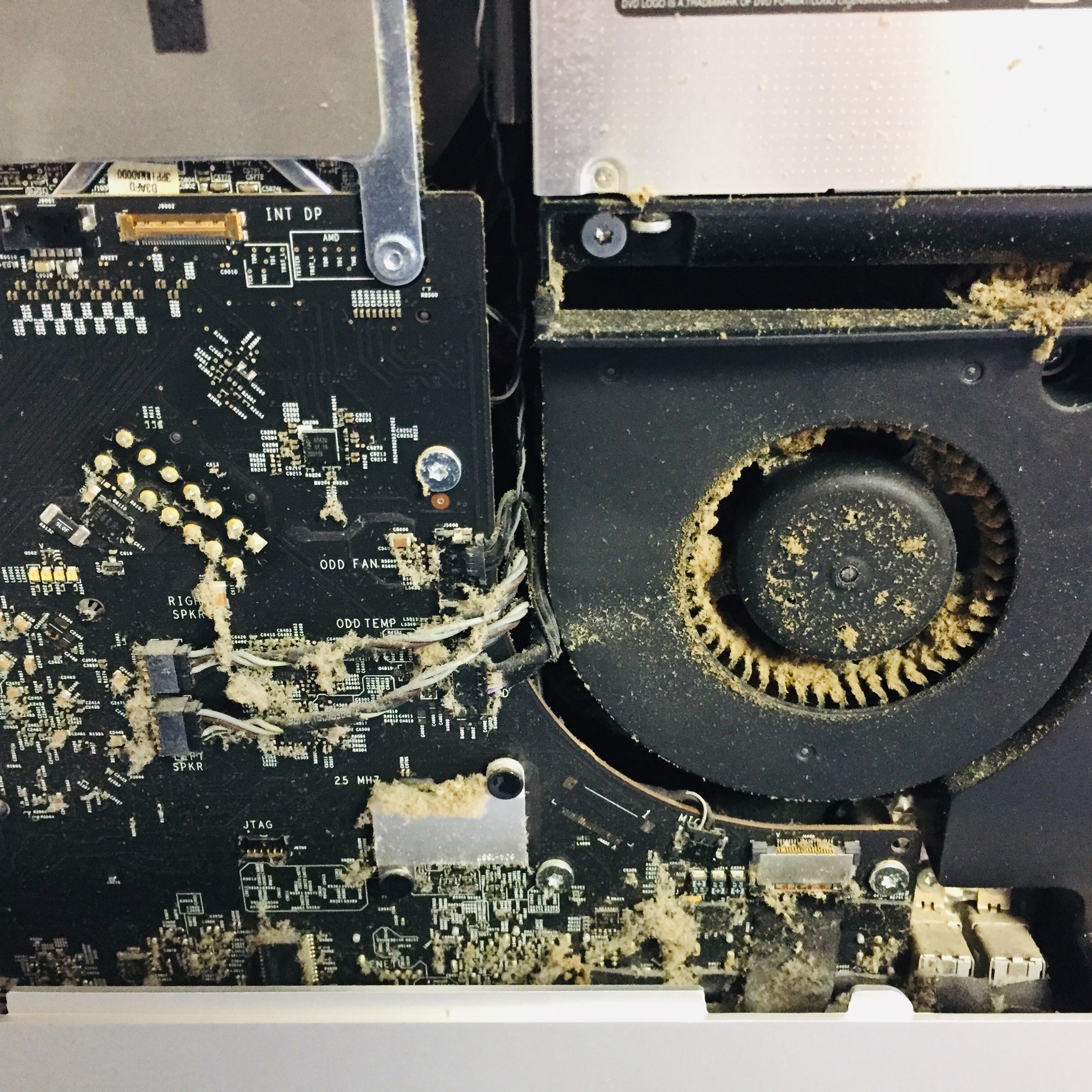 Imacのグラフィクボード不良により起動できない 画面がブラックアウト状態 低価格 000円 Applemac神戸店 Macboook Iphone 買取と修理