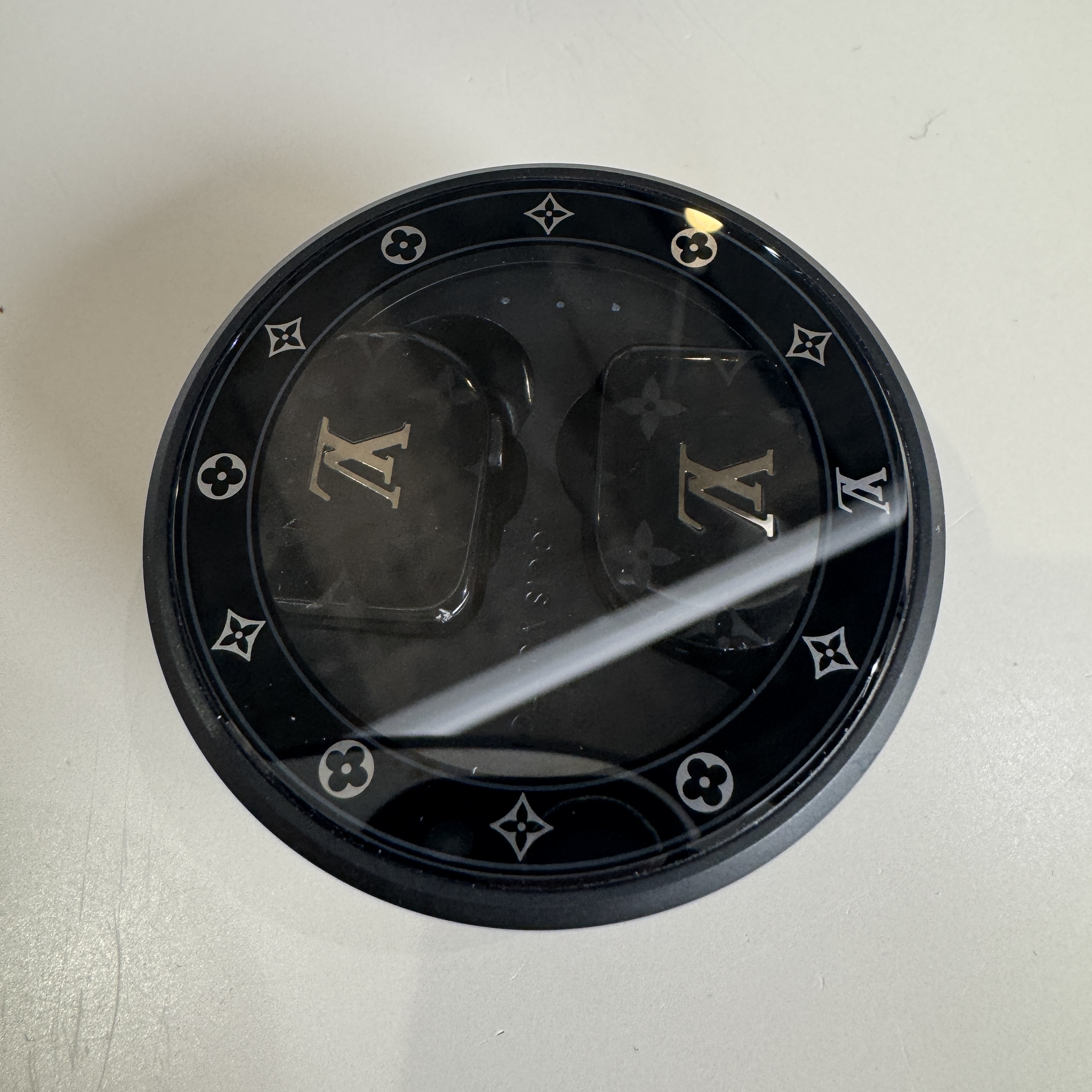 【バッテリー新品】LOUIS VUITTON ルイヴィトン QAB010 ホライゾン ワイヤレスイヤホン【落下キズあり値下げ！】