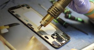 Androidタブレット液晶ガラス画面割れ修理店1