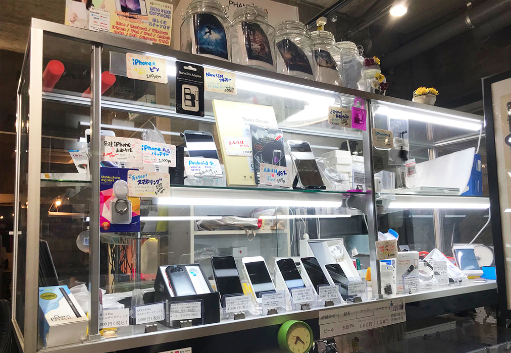 中古 iPhone/Androidスマートフォン来店者限定の激安販売1