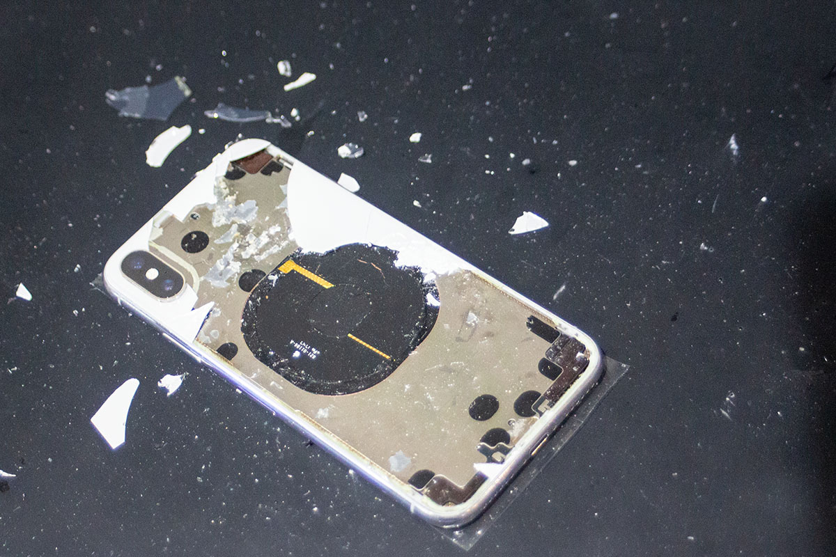神戸 iPhone X/XS 激安液晶＆バックガラス故障修理3