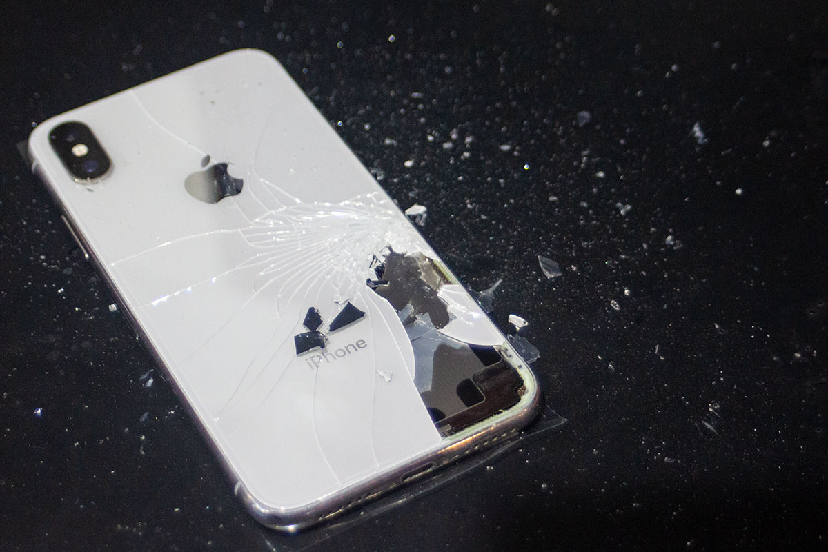 神戸 iPhone X/XS 激安液晶＆バックガラス故障修理