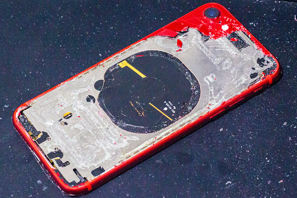 iPhone 8 RED 背面バックガラス修理2