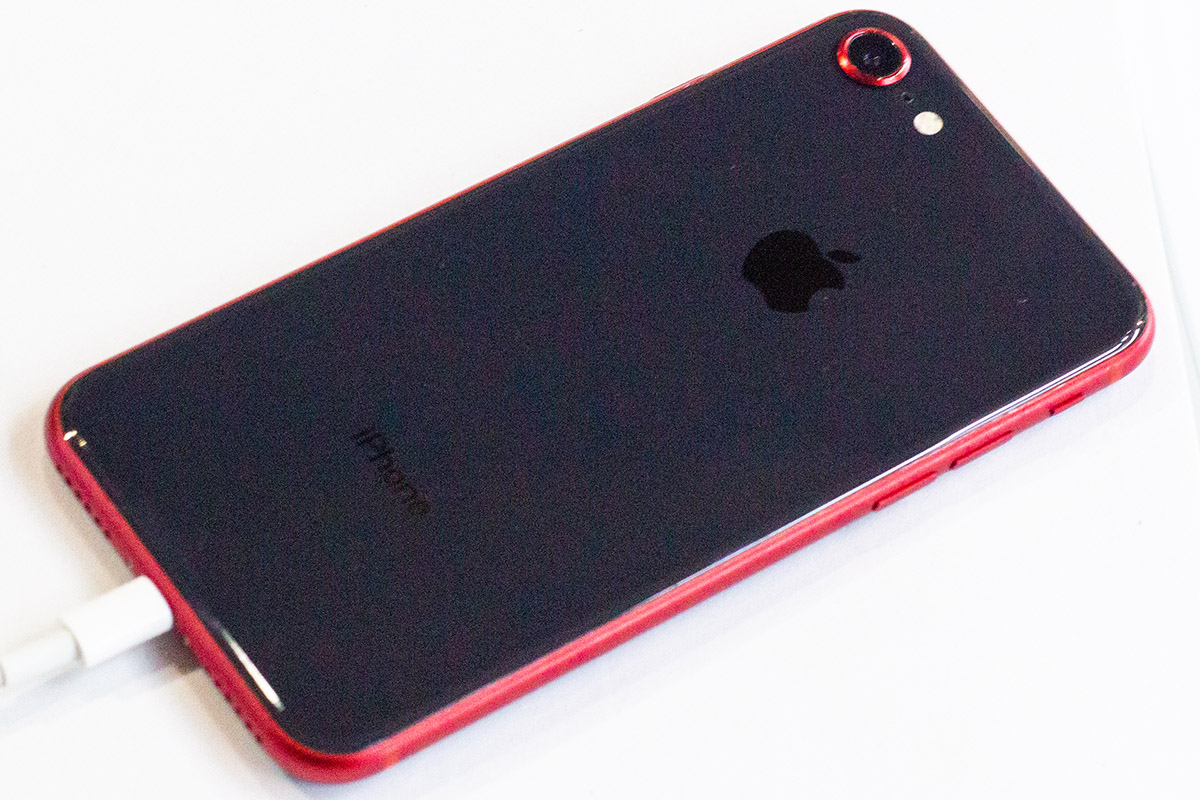 iPhone 8 RED 背面バックガラス修理3