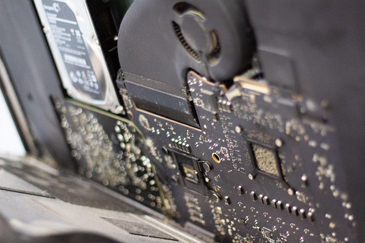 兵庫 iMac 2013 27インチ SSD Fusion Drive 交換修理2