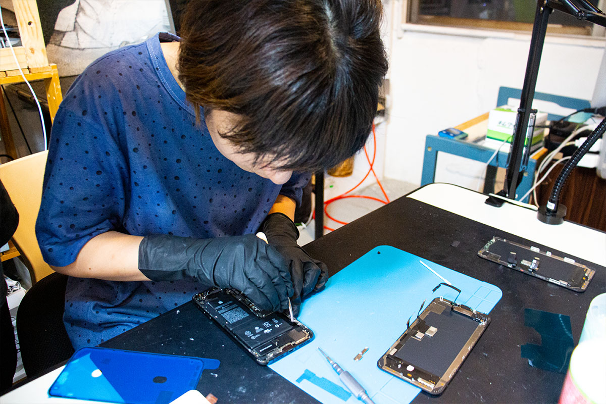 神戸 iPhone XS Max 高品質部品ガラス画面割れ修理2
