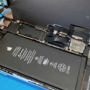 iPhone XR 64GBレッド　美品　修理水没歴無し iPhone XR 64GBレッド 美品 修理水没歴無し - メルカリ