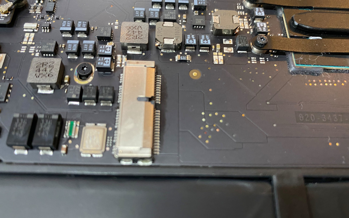 MacBook Air 2014 SSD 変換プラグ 容量を増やしたい修理神戸お店 – APPLEMAC  スマートフォン／マックパソコン買取・修理・中古販売