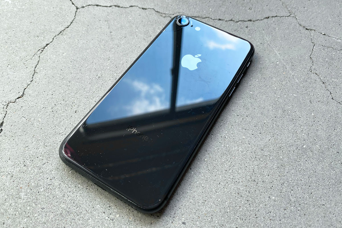 iPhone 8 背面ガラスバッテリー交換修理
