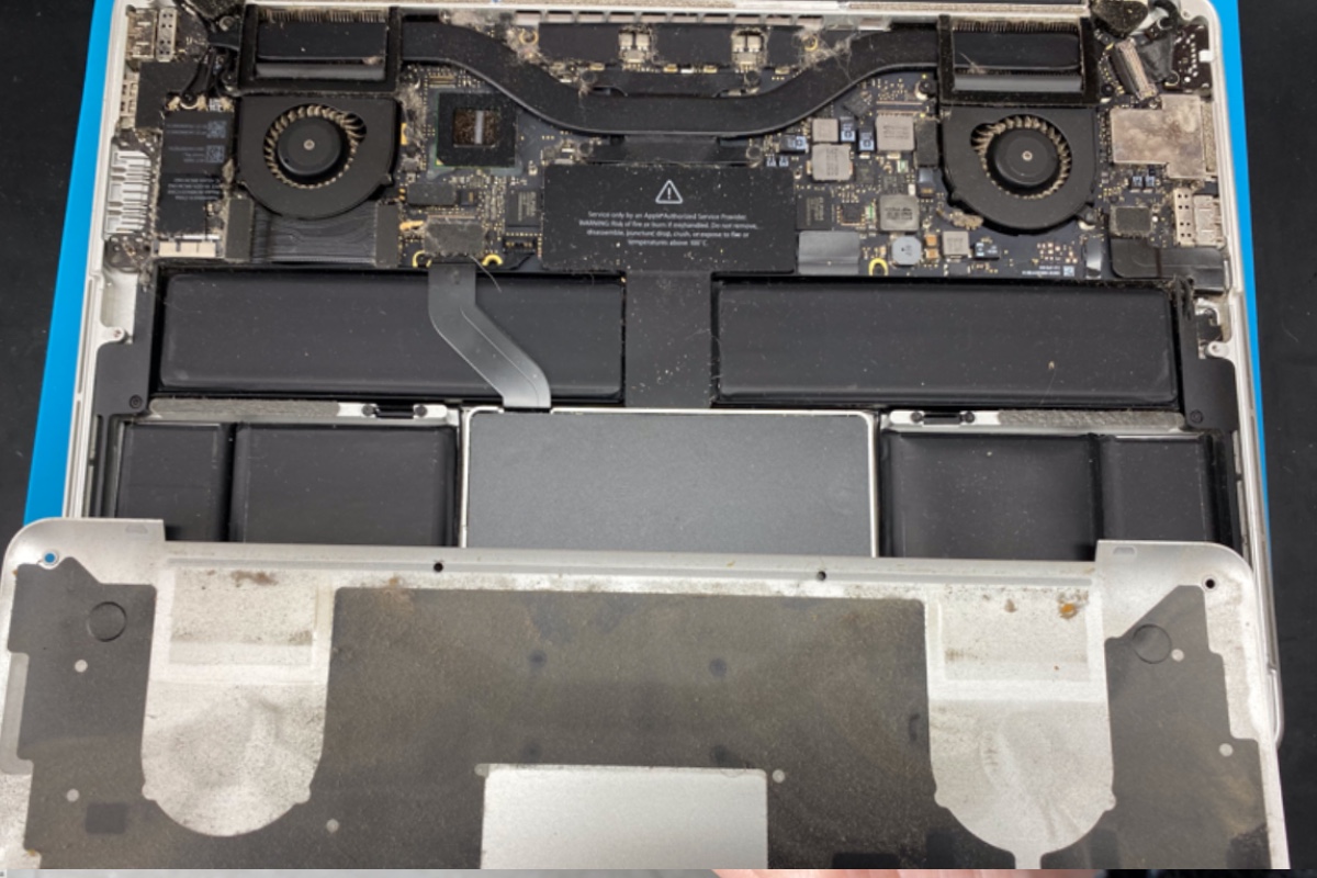 MacBookPro2013_13inchバッテリー交換修理お店1