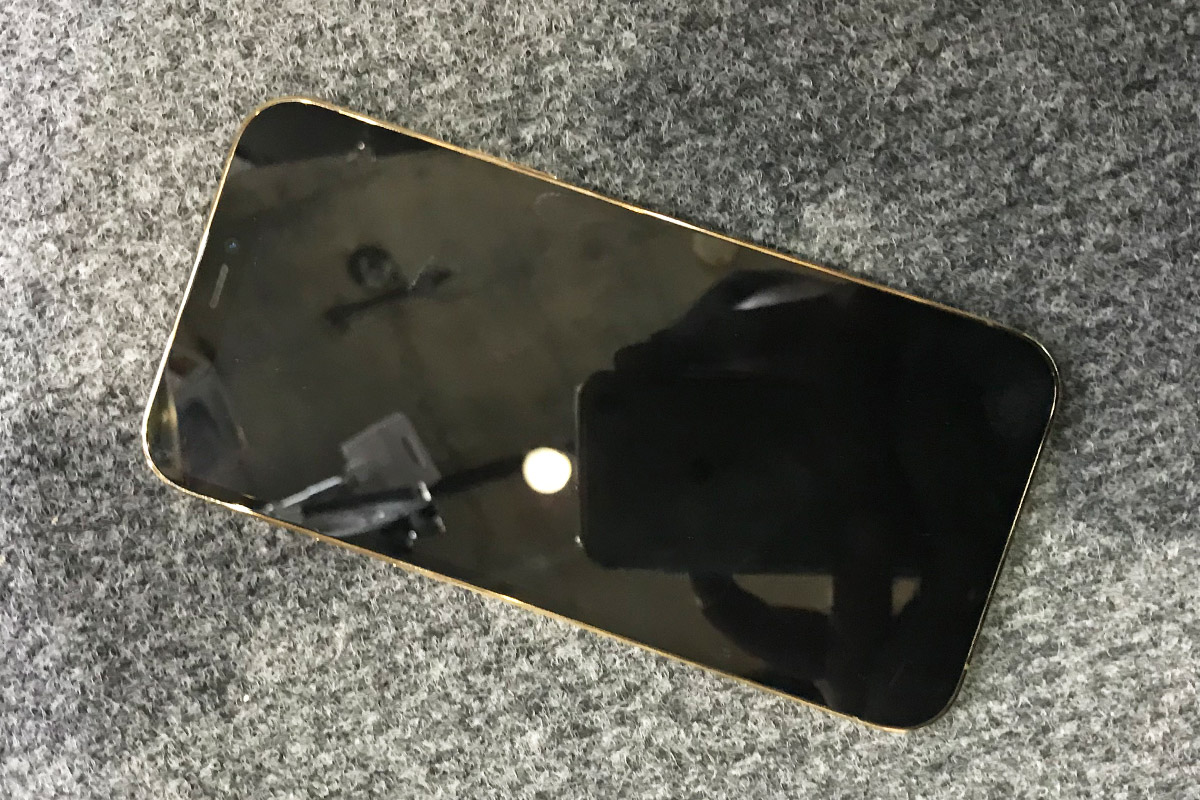 iPhone 12 Pro Max 基板コンピューターロジックボード精密修理2
