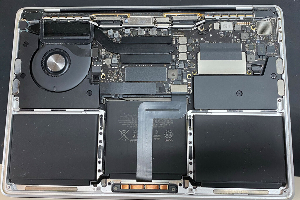 MacBook Pro 2017 13inch バッテリー交換修理 – APPLEMAC ...