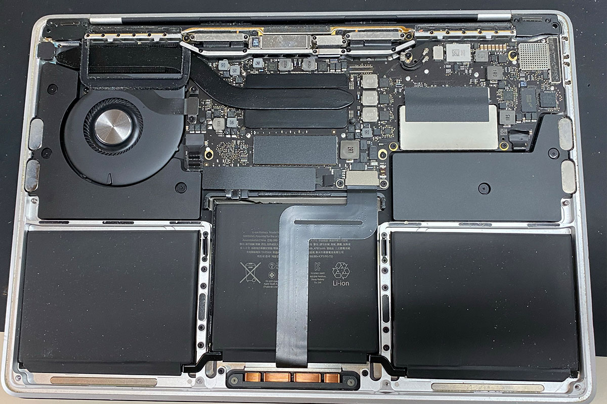 MacBook Pro 2017 SSD バッテリー交換済み-