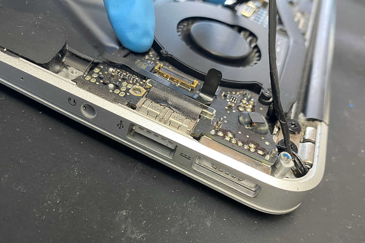 MacBookAir2013起動しない修理見積もり