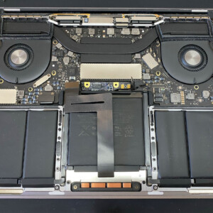【美品】MacBookPro 2016 1TB 16GB バッテリー交換済 A1820 MacBook Pro TouchBar 15インチ(2016/2017)用交換