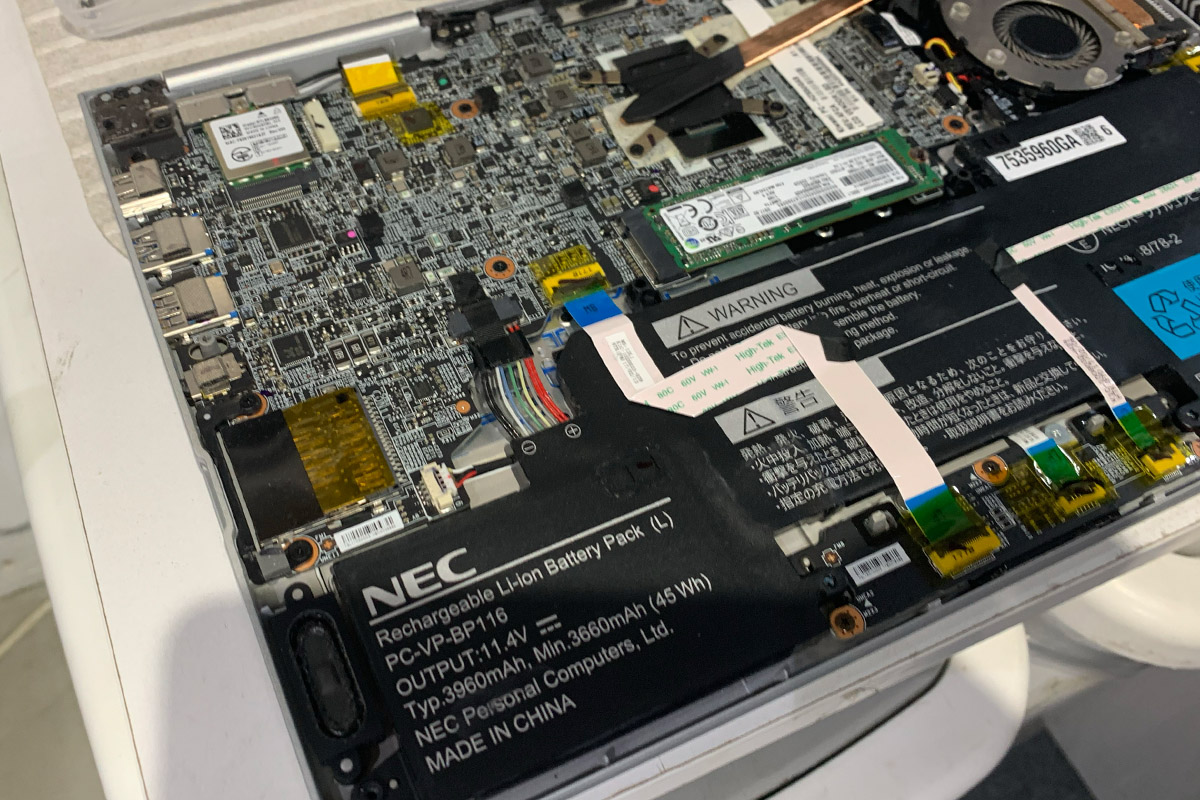 NEC LAVIE Direct HZ ノートパソコンバッテリー交換修理