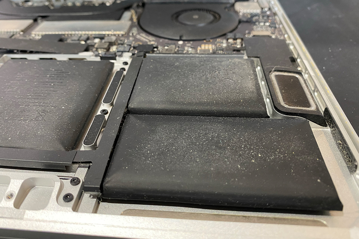 MacBookPro2017バッテリー劣化交換修理