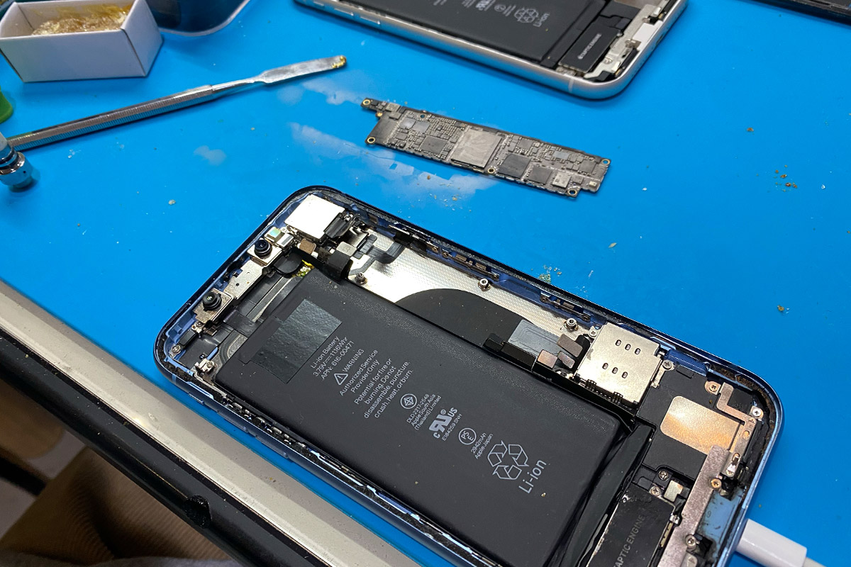 【データ復旧】iPhone水没起動しない基板ICチップ修理
