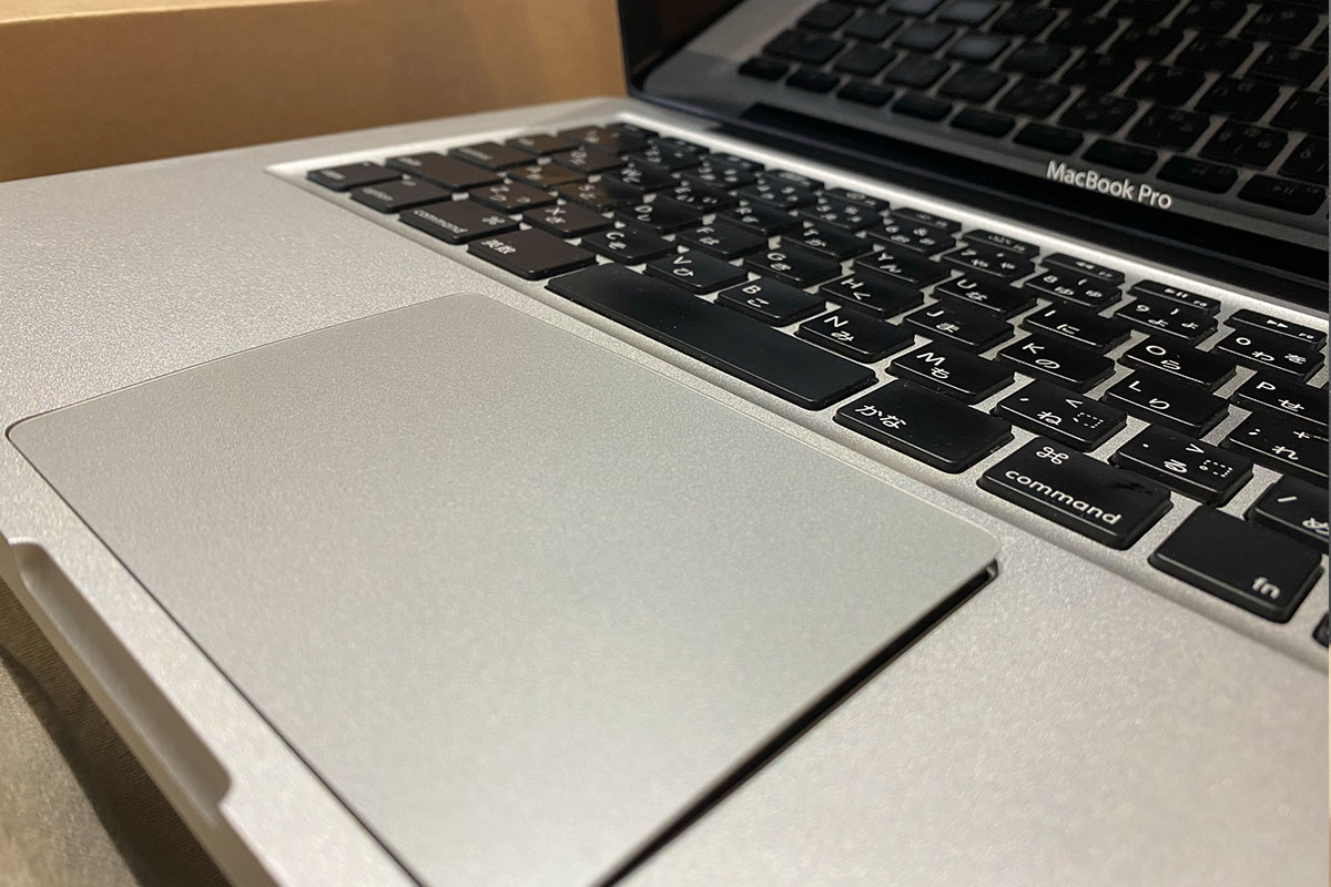 MacBookPro2011バッテリー膨張交換修理１