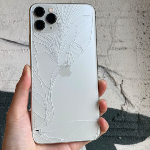 iPhone 11 Pro 背面ガラスバキバキ 修理交換 – APPLEMAC