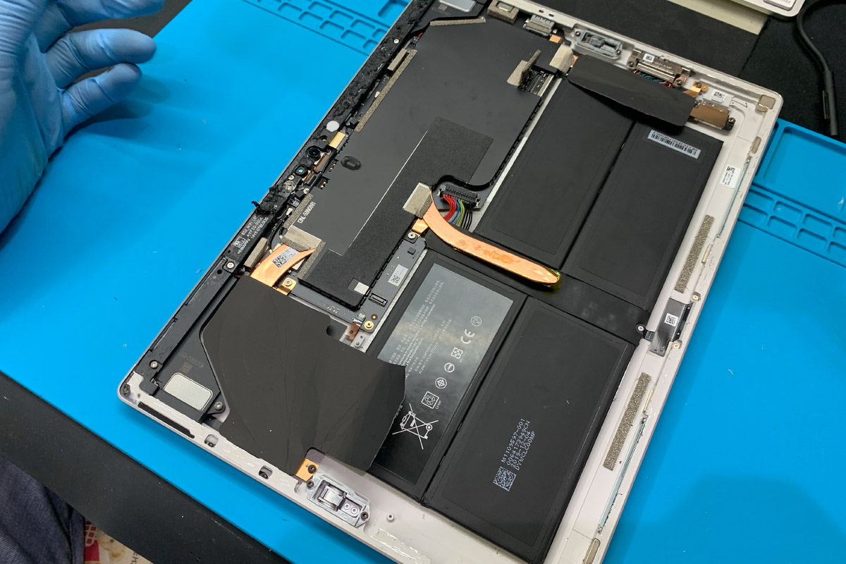 Surface Pro 7 1866 起動しないバッテリー交換修理