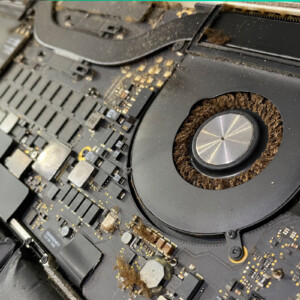 大阪北浜 MacBook Pro スピーカーの音割れ音が出ない修理 | APPLEMAC