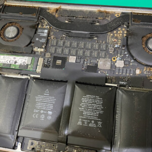 macbookpro_overhole_batteryrep 