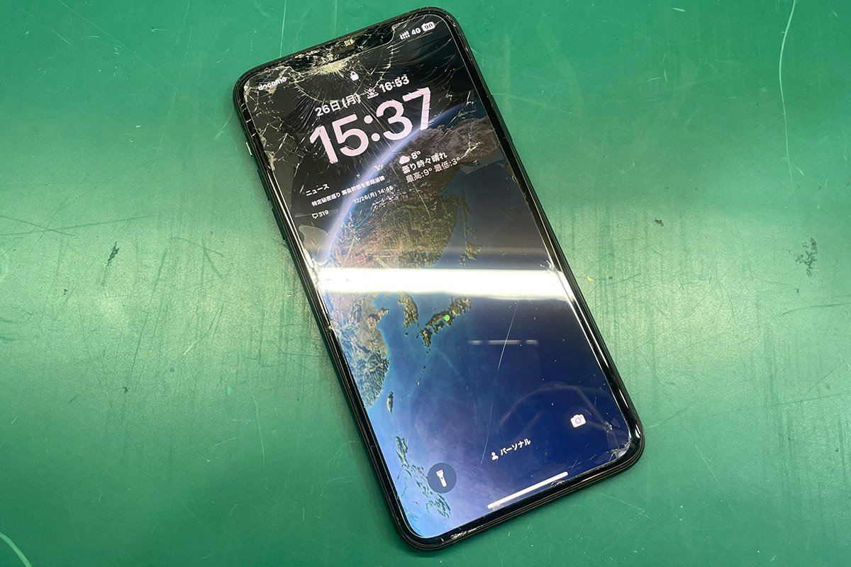 大阪淀屋橋 iPhone 11 Pro Max 顔認証効かないディスプレイガラス割れ修理