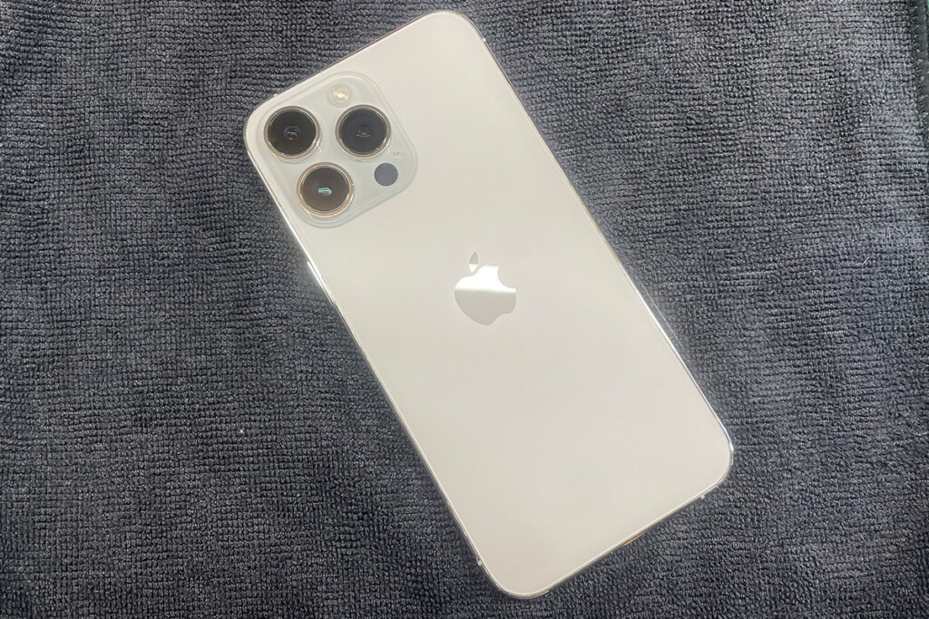 大阪堺筋本町 iPhone 14 Pro Max 背面ガラス割れ交換修理