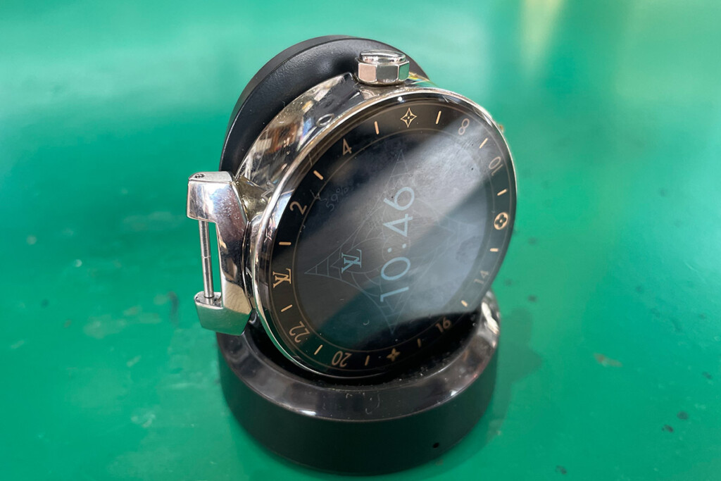 ルイヴィトンタンブールホライゾンV2 充電器2個付 - 時計