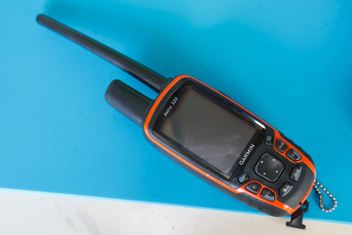 GARMIN Astro 320がロゴ表示後に消える