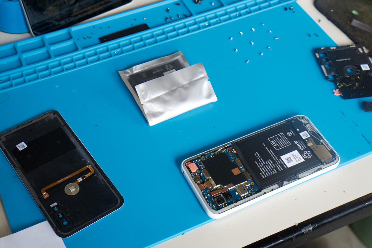FUJITSUスマホバッテリー修理